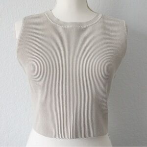 Aritzia Babaton Sculpt Knit Sleeveless Crewneck Ribbed Cropped Tank Large
